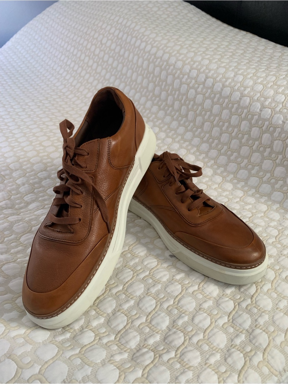 Allen Edmonds Cognac low lace up dress/ casual sneakers sz 11